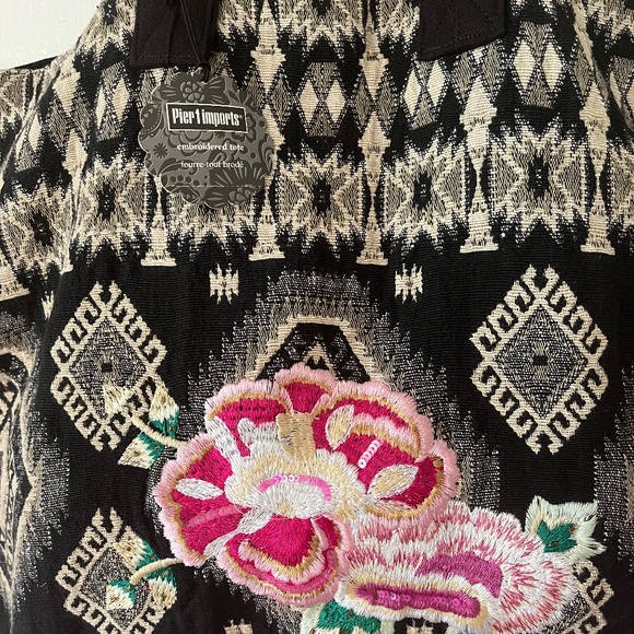 NEW Pier 1 Embroidered Tribal Bohemian Tote Computer Bag - Picture 6 of 7
